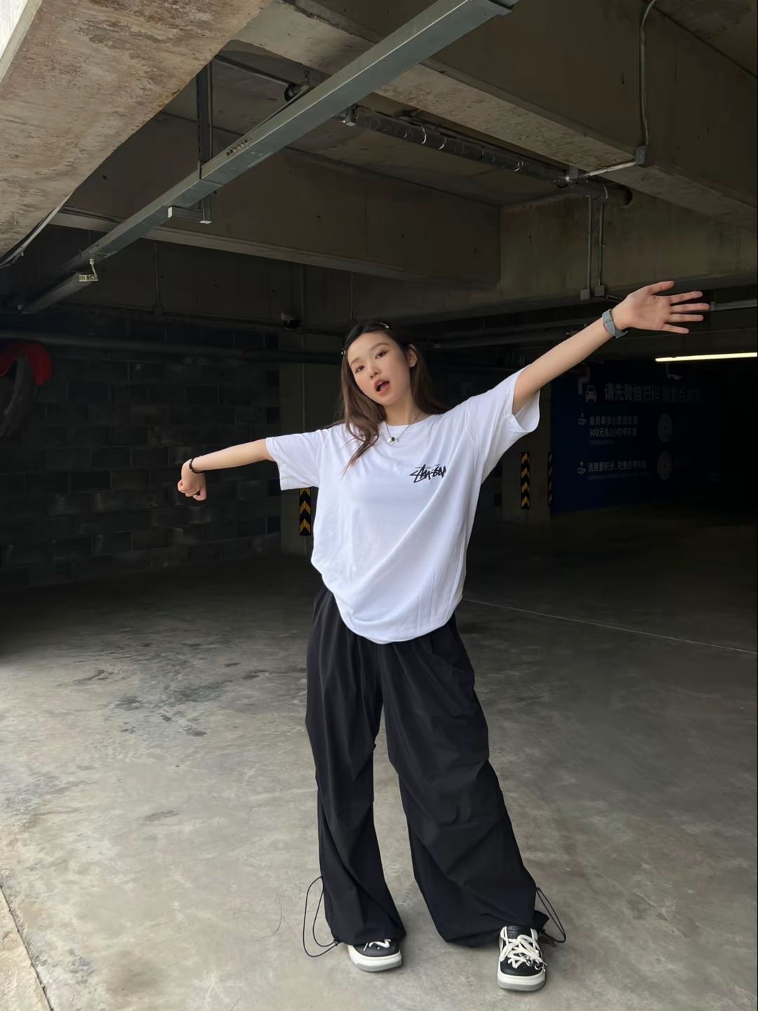 哇塞！这件T恤真的太赞了！😍