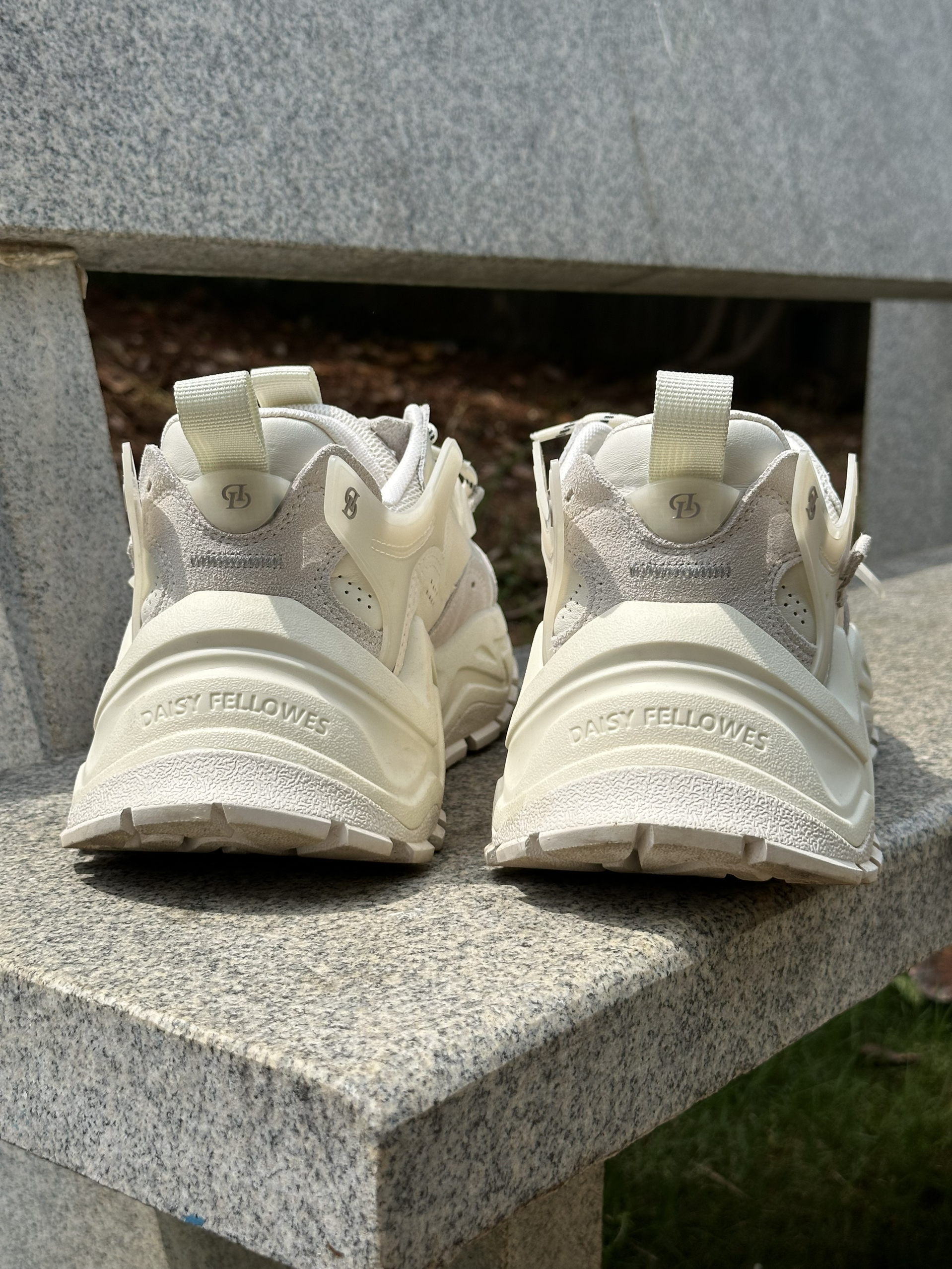 穿不腻的白灰老爹鞋