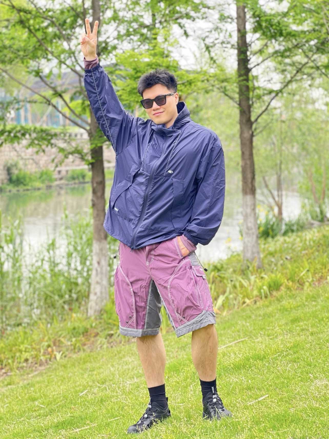 五一出游玩耍这么穿 舒服不怕晒
