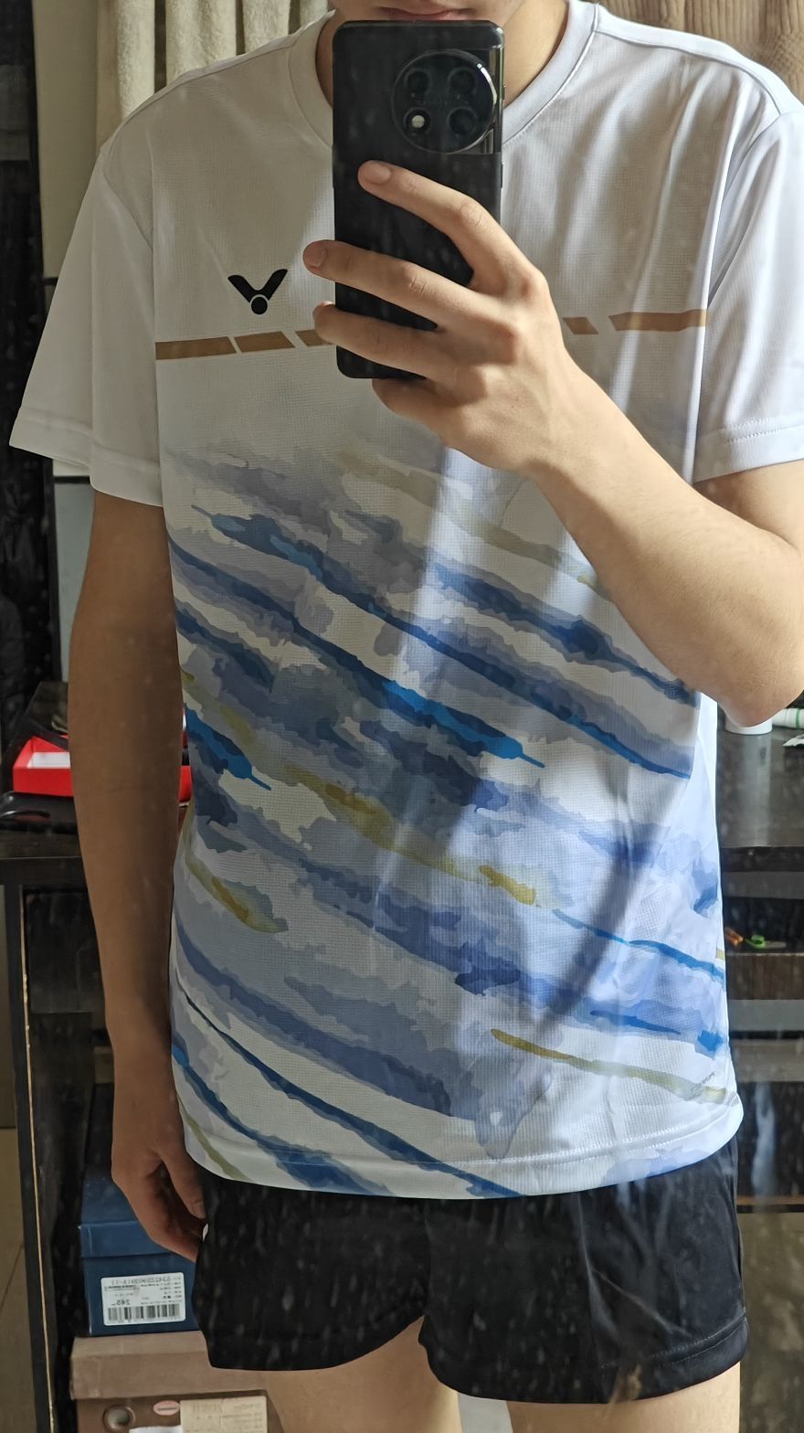 打羽毛球嘛