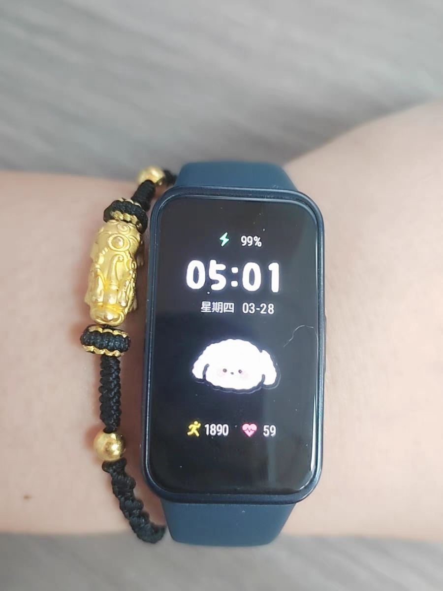 作为一款运动手环，华为手环8智能手表的运