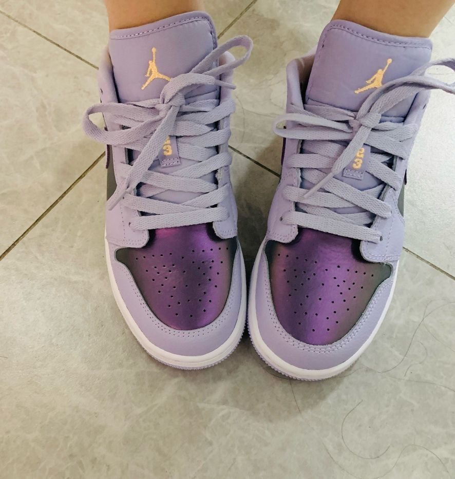 

Jordan Air Jordan 1 ，按照平常穿的正码拍，尺码刚刚好，如果想要垫个鞋垫需要买