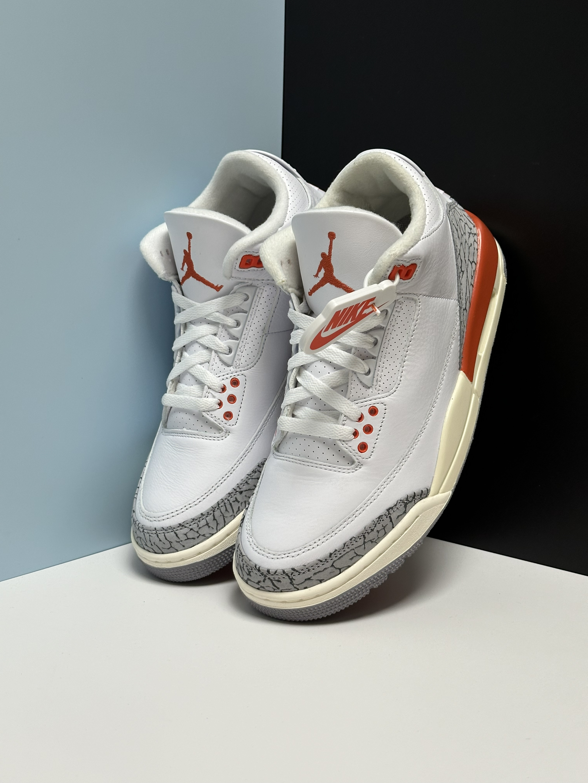 橙色的AJ3不多见