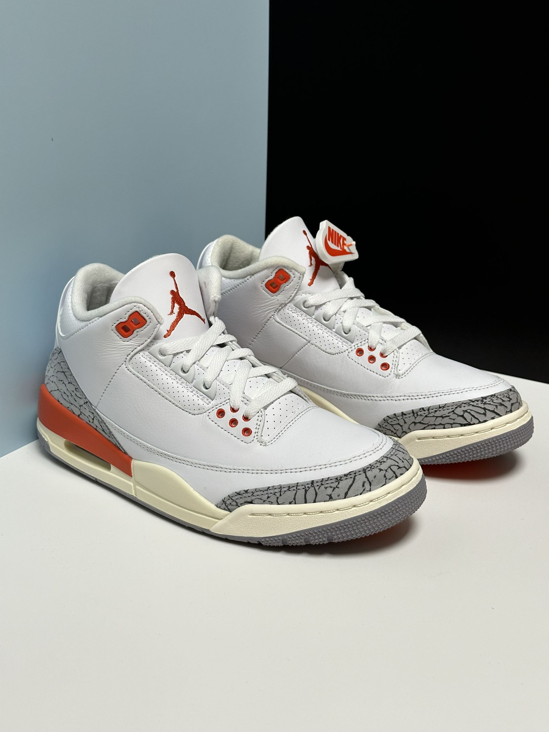 橙色的AJ3不多见