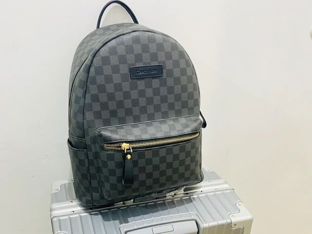 卡帝乐鳄鱼电脑包，值得拥有