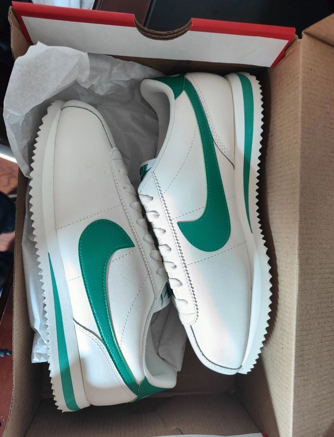 【球鞋开箱】经典重生，Nike CORTEZ低帮复古鞋踏上潮流征途！

解开Nike新款CORTEZ