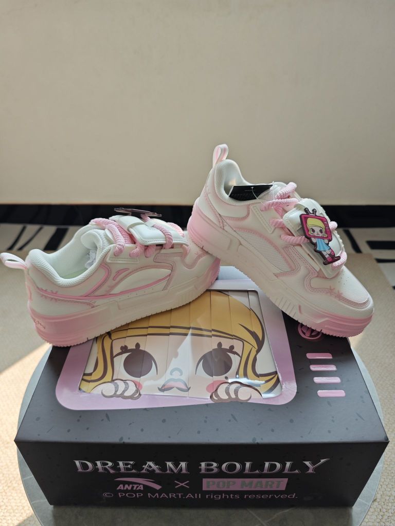 粉红少女 安踏泡泡玛特Molly联名款开箱～