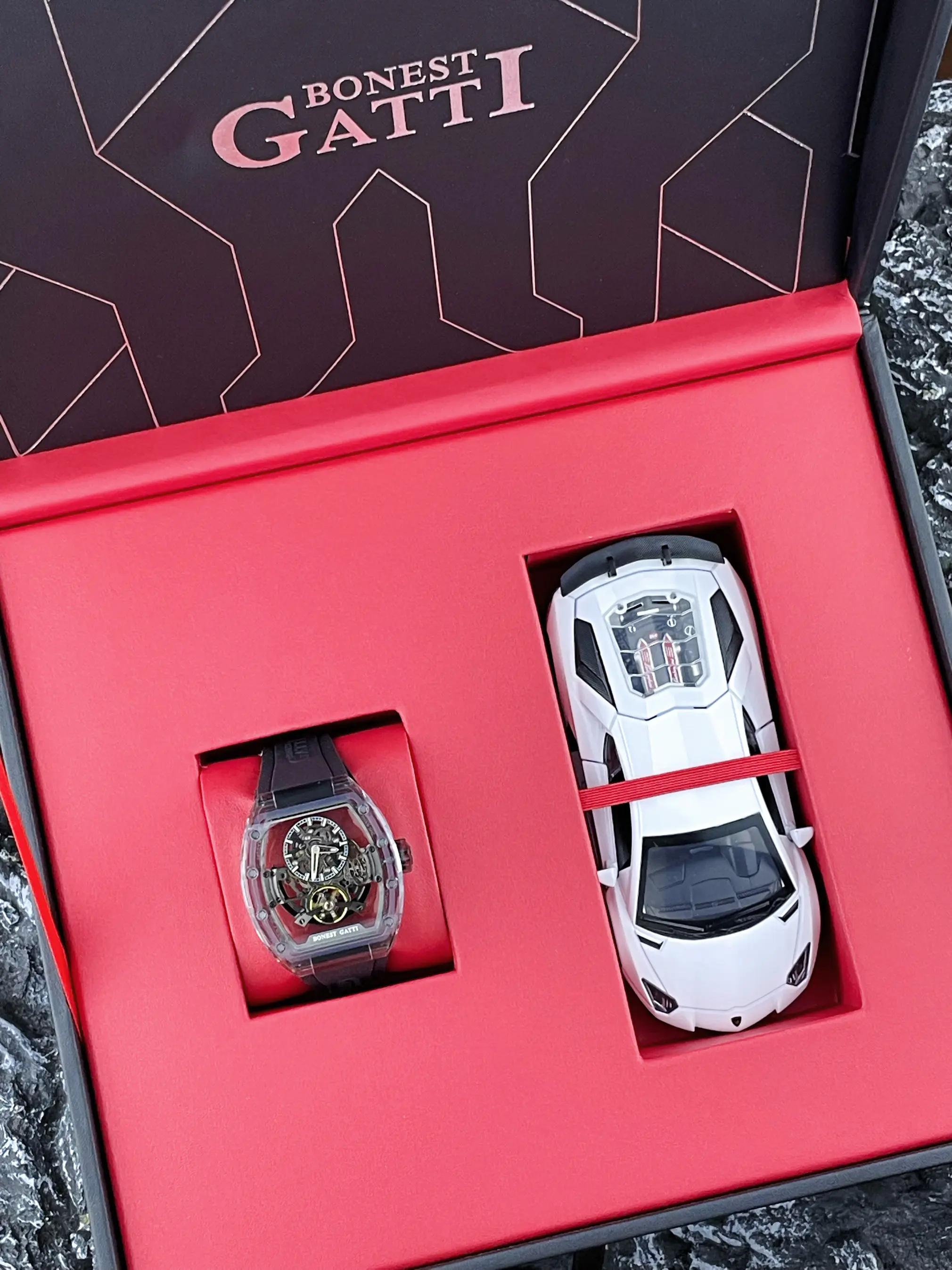 🔥5️⃣2️⃣0️⃣送这块酷帅的『布加迪』机械表⌚️⁉️