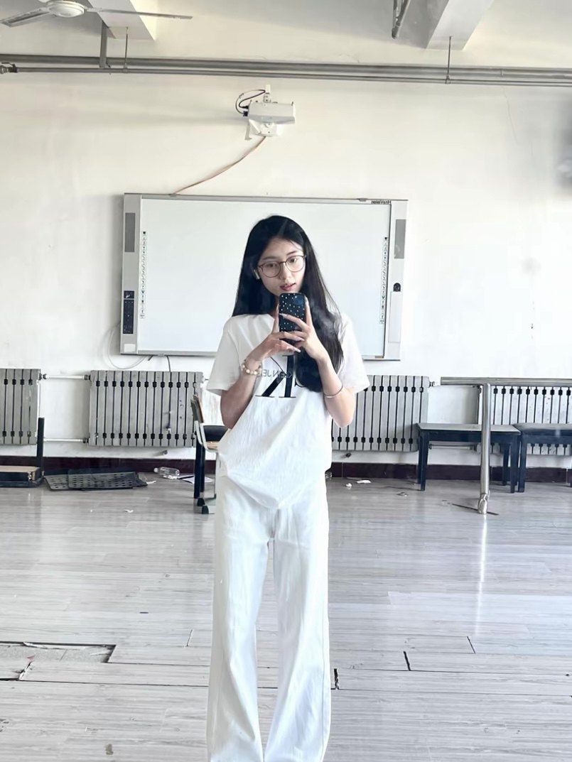 Jennie穿搭我的神！我看谁还没有ck