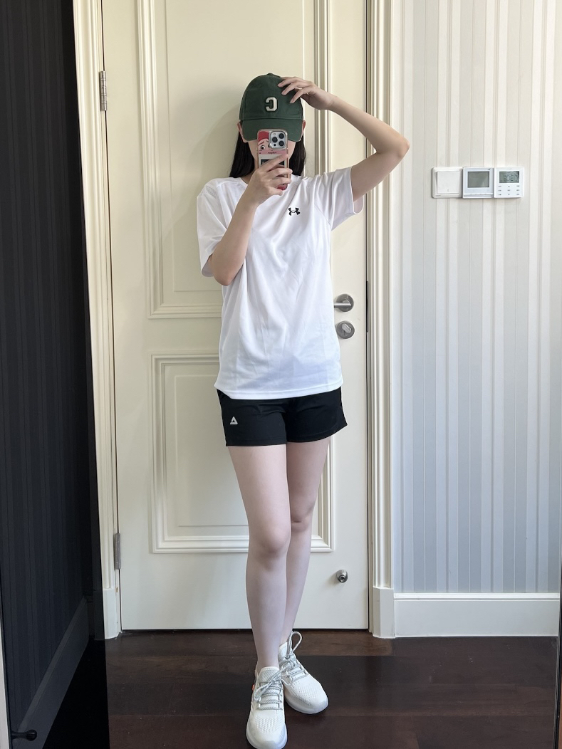 呆头呆脑 有点难搞