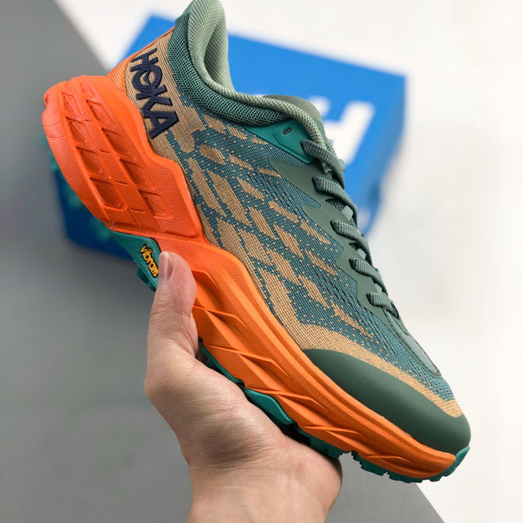 HOKA ONE ONE