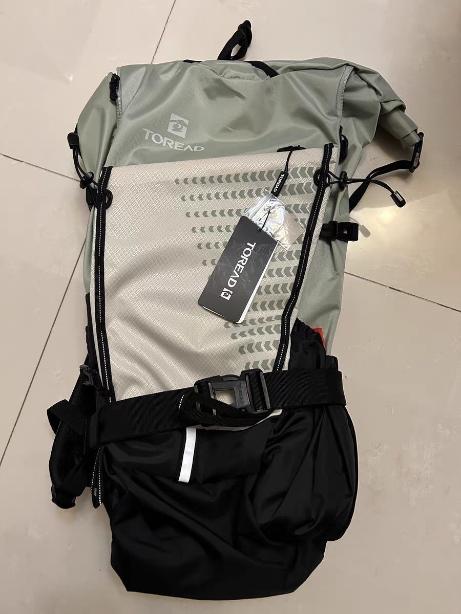 户外出行必备大容量登山包