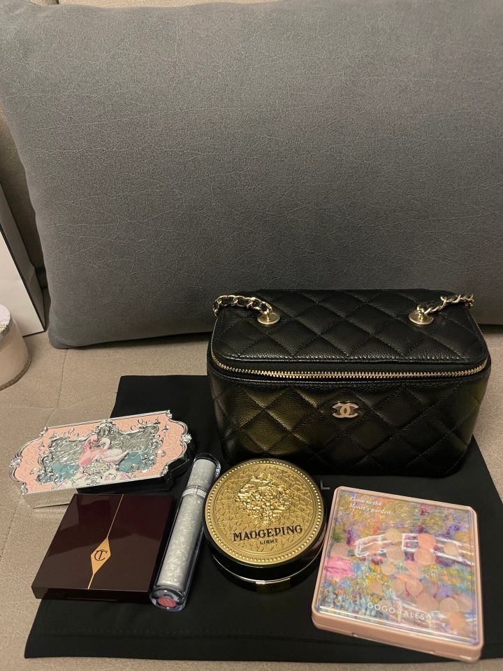 我用自己的钱，买自己的包包，装自己的故事