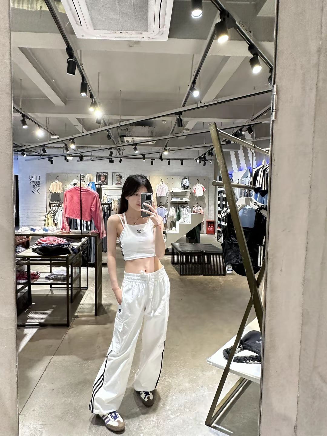 【心动时刻🌟】轻机能风条纹拼色针织阔腿运动长裤👖