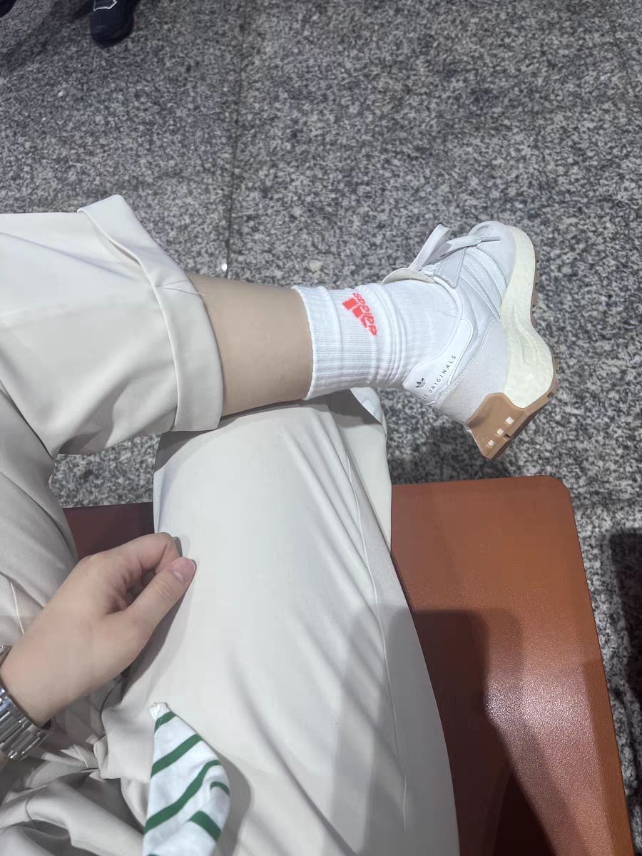🔥阿迪达斯简约条纹防臭运动中筒袜！入手真香！