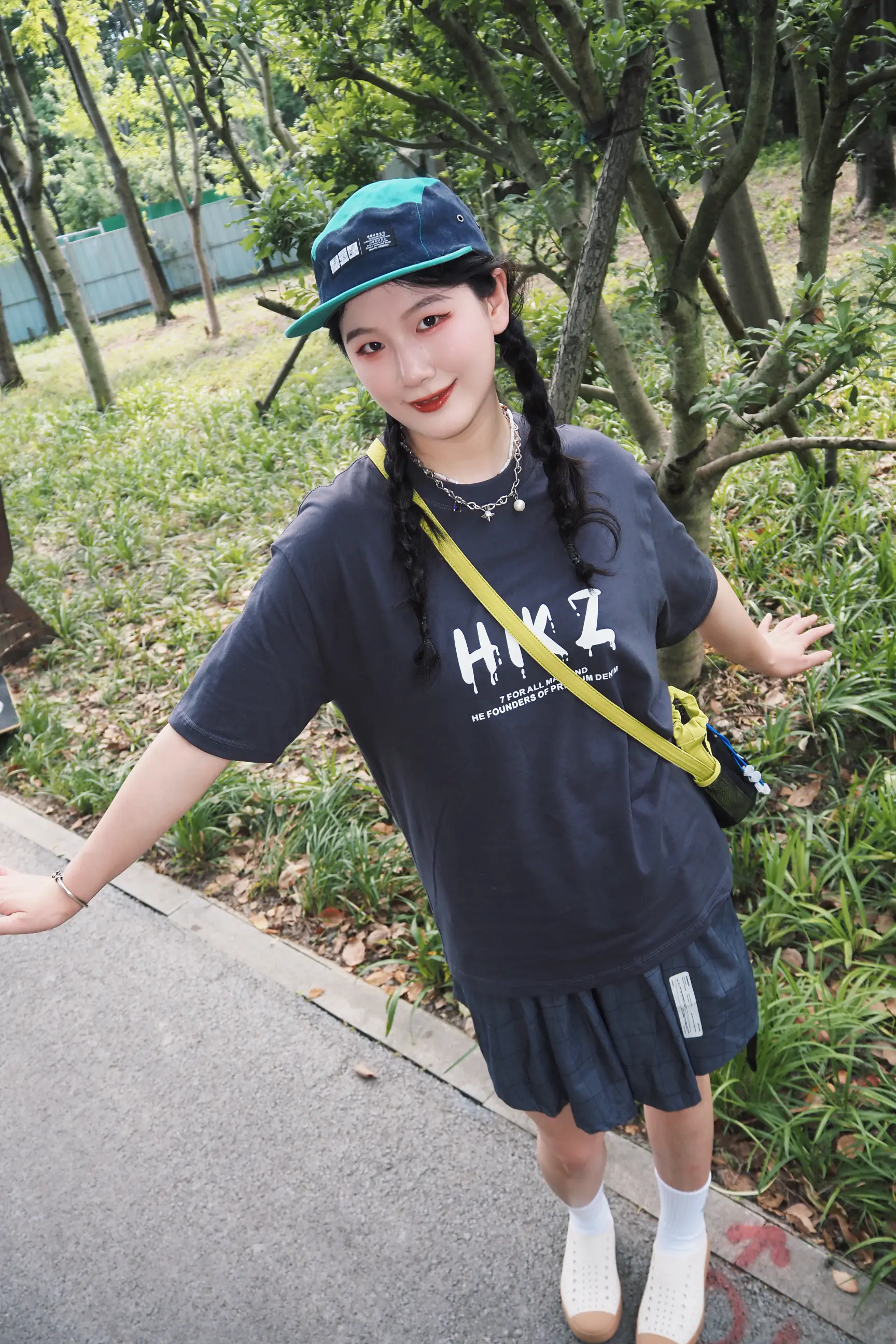 夏天是属于短裙的|复古灰色系OOTD🌫