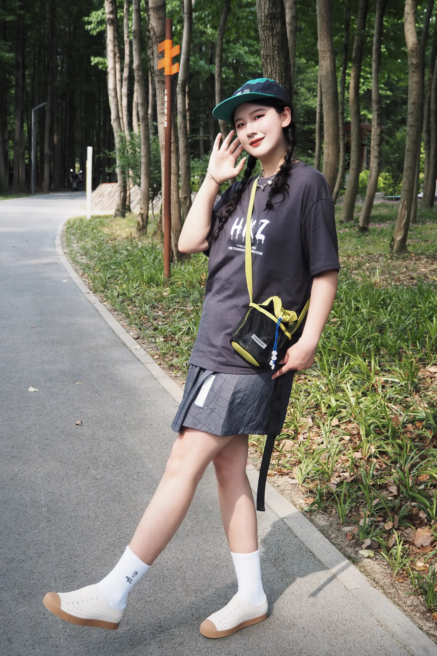 夏天是属于短裙的|复古灰色系OOTD🌫