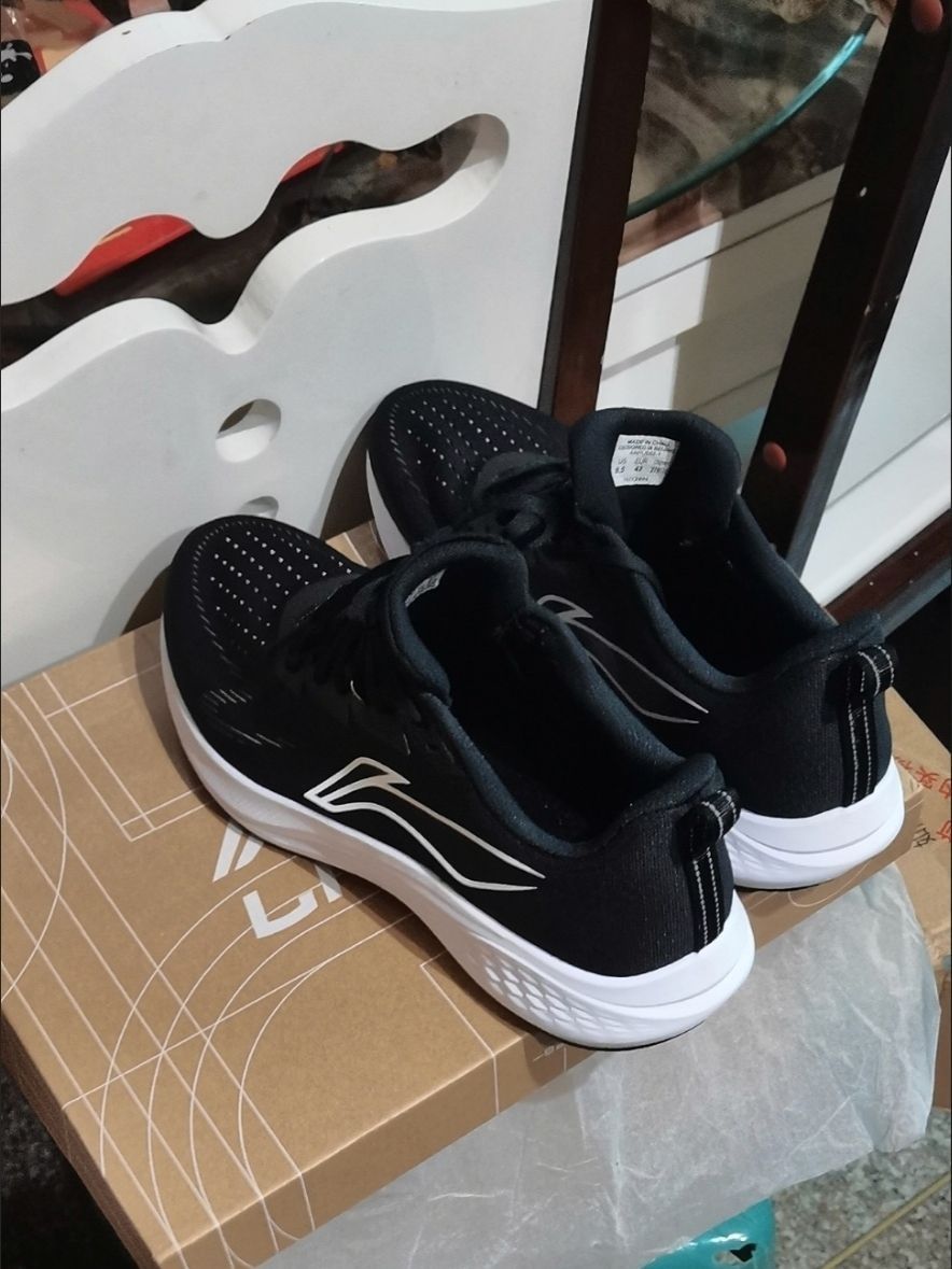 嘿嘿嘿～我的李宁赤兔7到货了