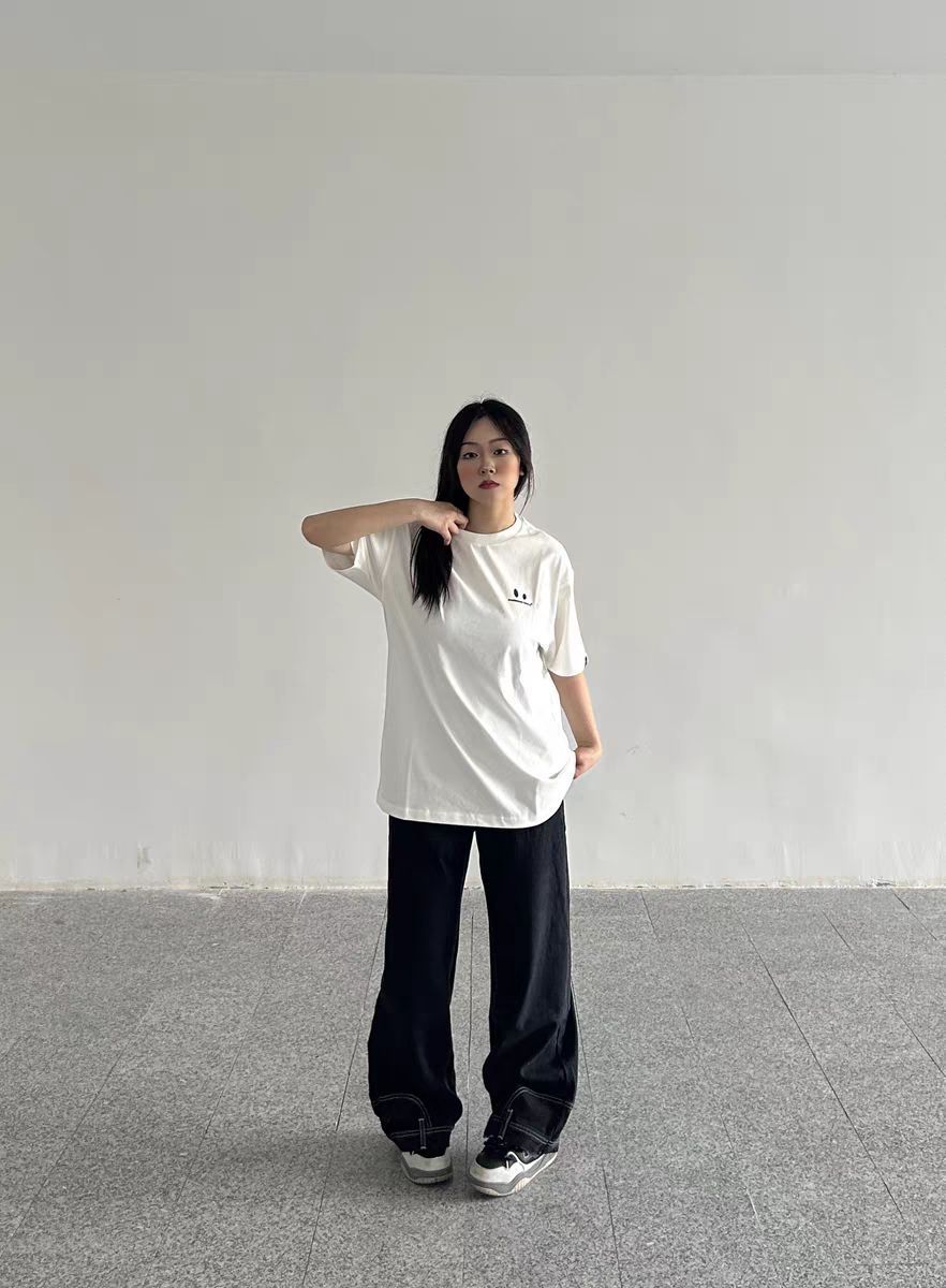 哇塞！这件T恤真的太可爱了！😍
