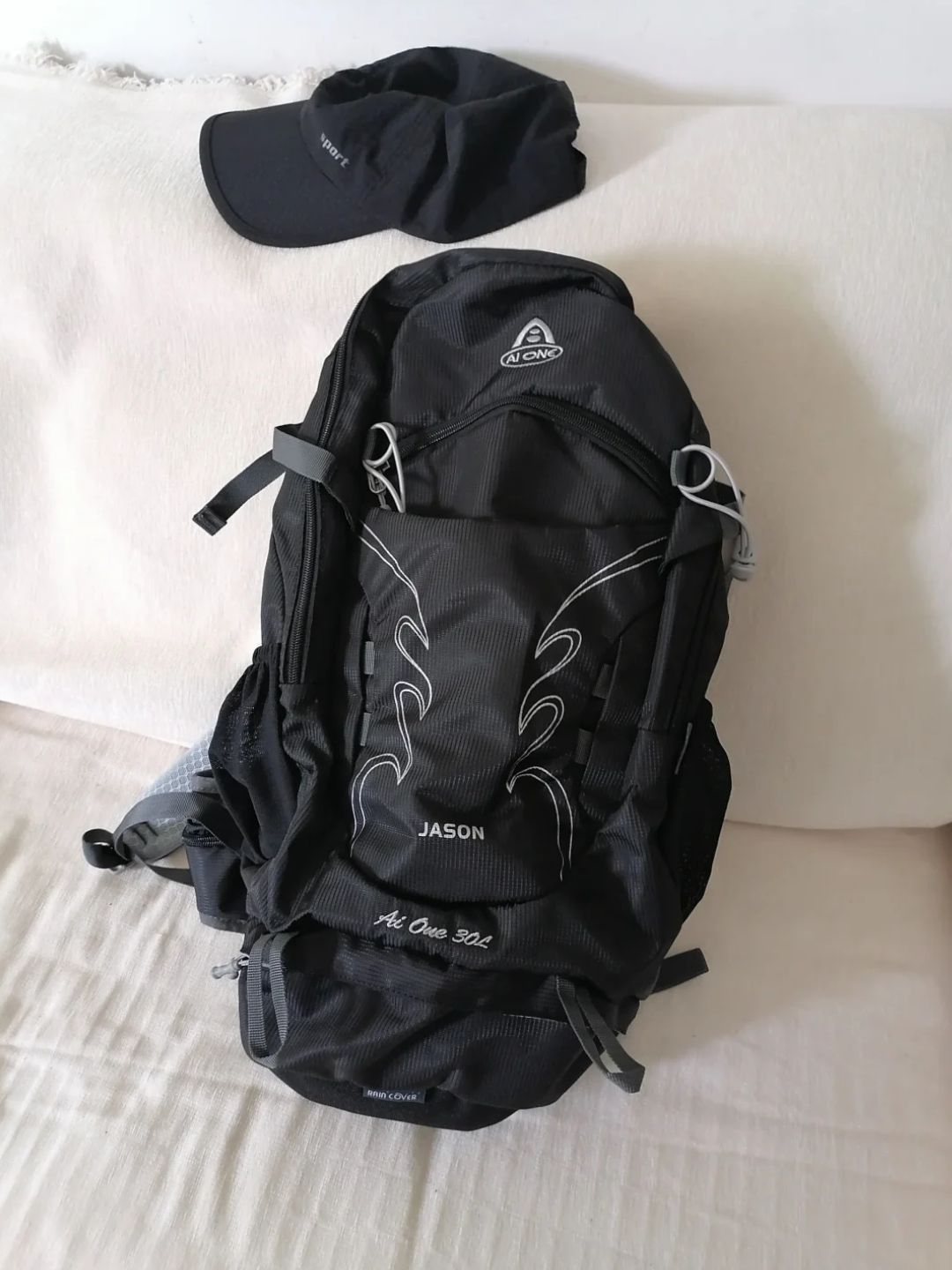 是不是和我一样，总想背着一款既实用又时尚的登山包去征服大自然呢