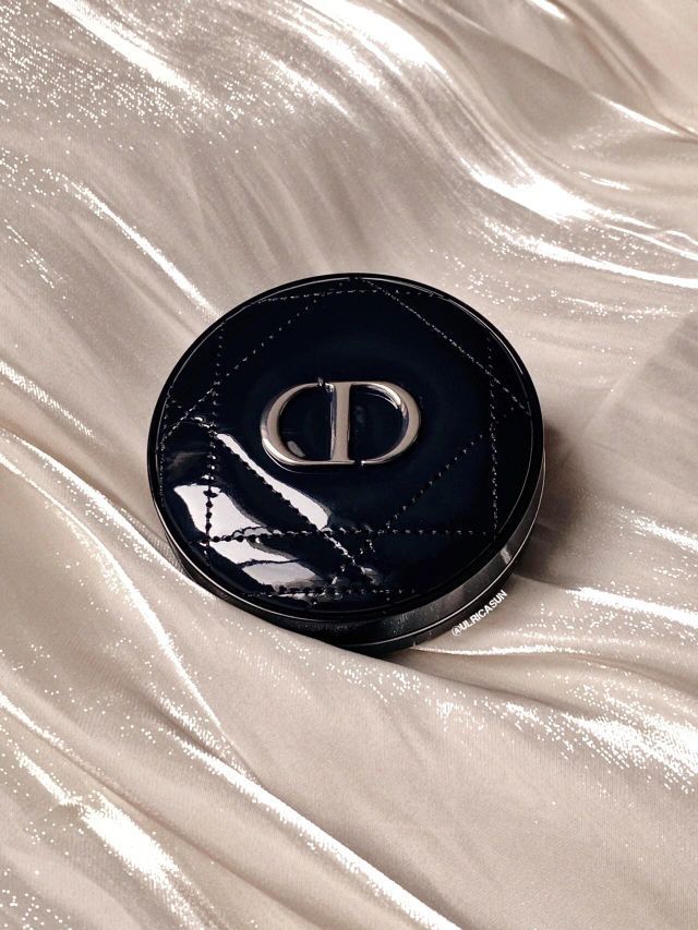 ✨新品速递!! 蓝漆皮气垫～优雅大小姐🕶