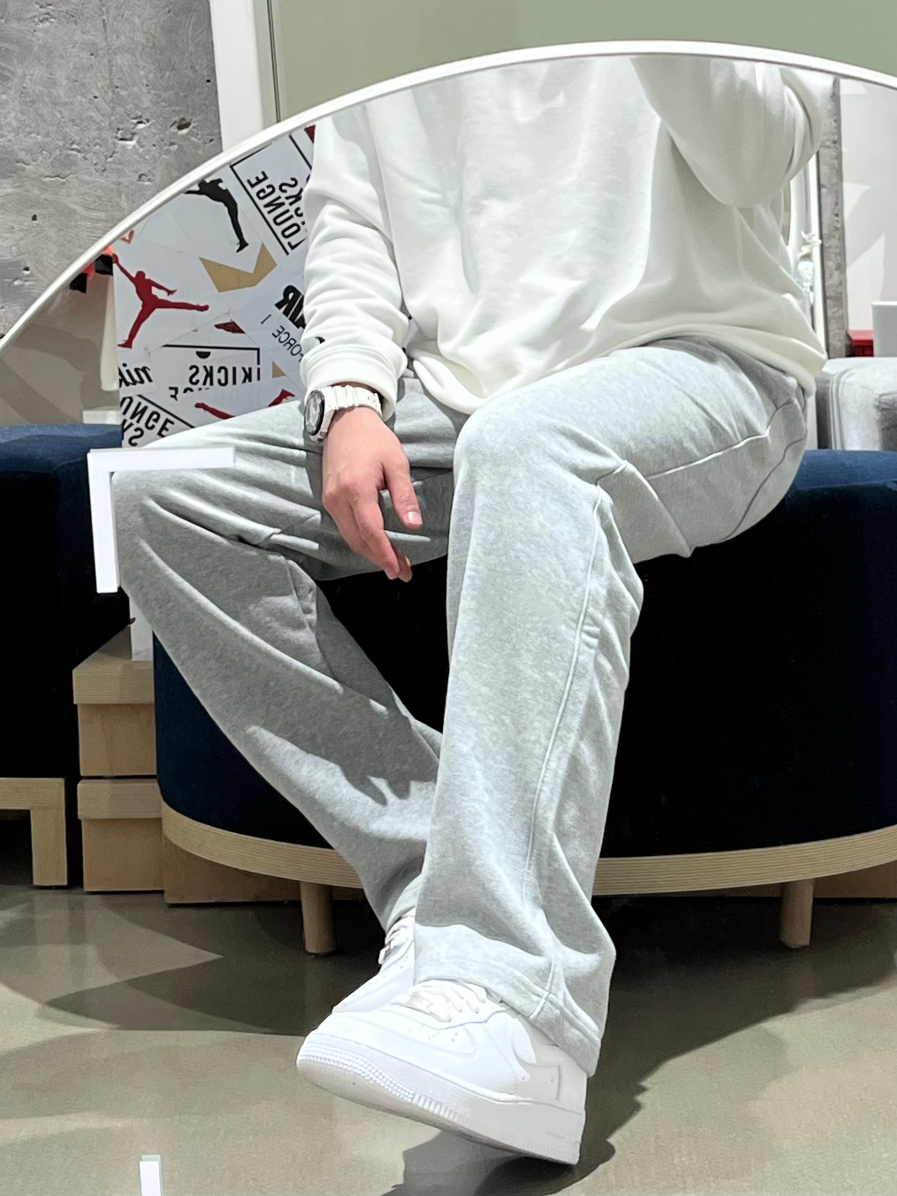 浅色系搭配也太帅啦😍
