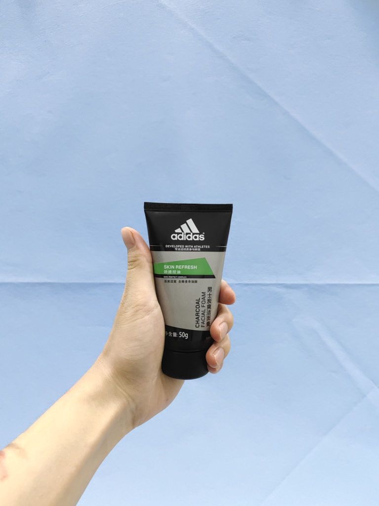 阿迪达斯男士劲透控油炭爽洁面膏怎么样？