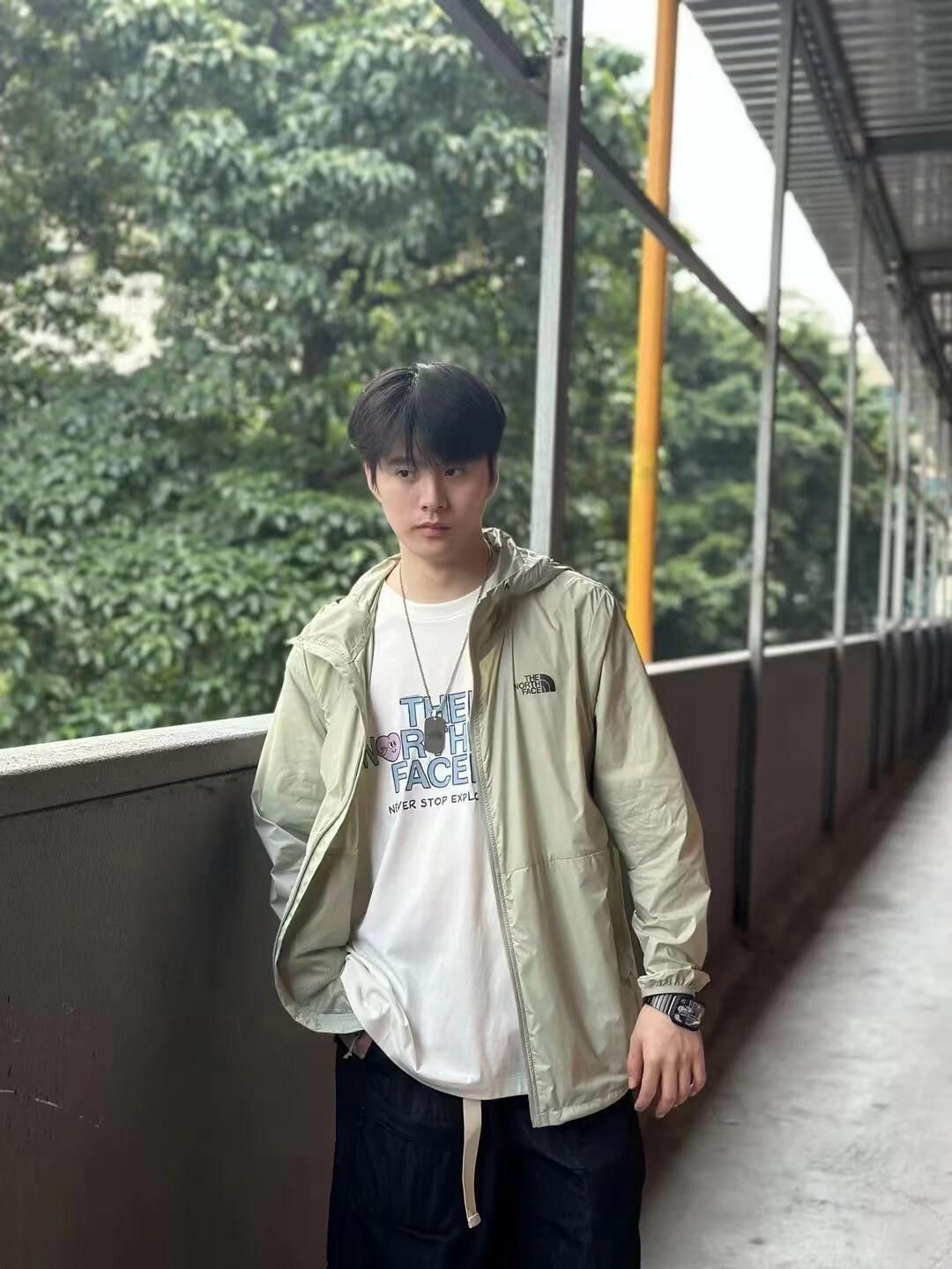 日常休闲氛围感防晒衣 很轻薄透气