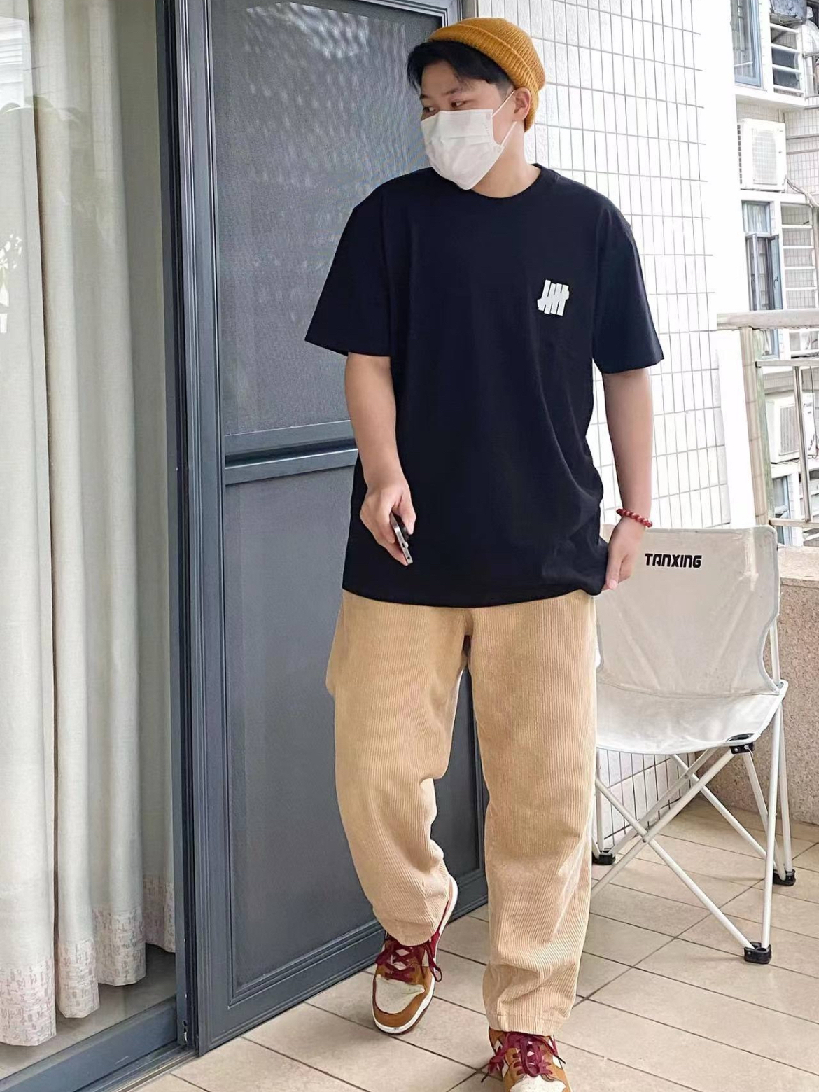 Undefeated 经典黑色T恤入手不亏