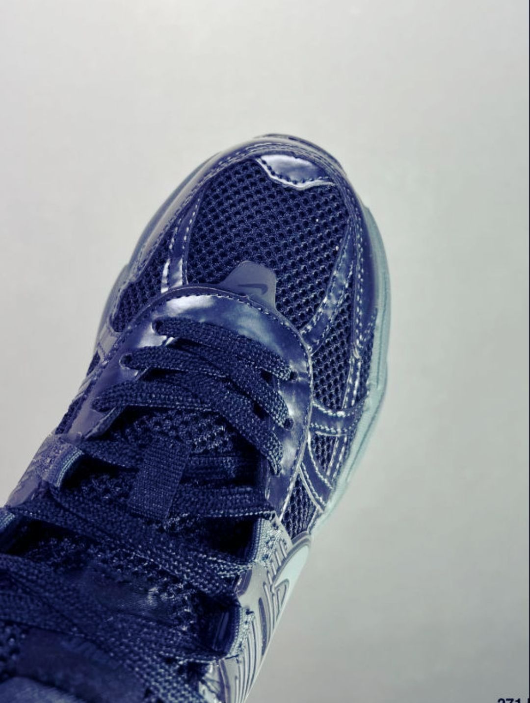 Nike  V2K Runtekk 减震防滑跑步鞋种草