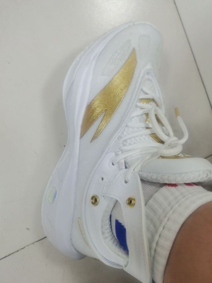 👟球鞋名称：

📌是否偏码【偏大/不偏码