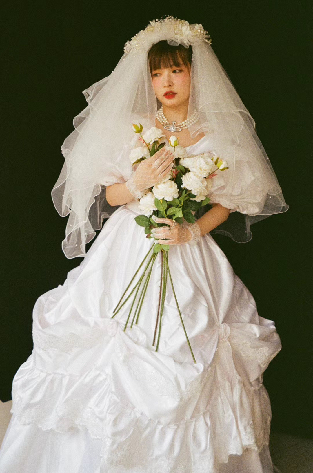 西太后和婚纱👰更配哦｜和自己结婚👰