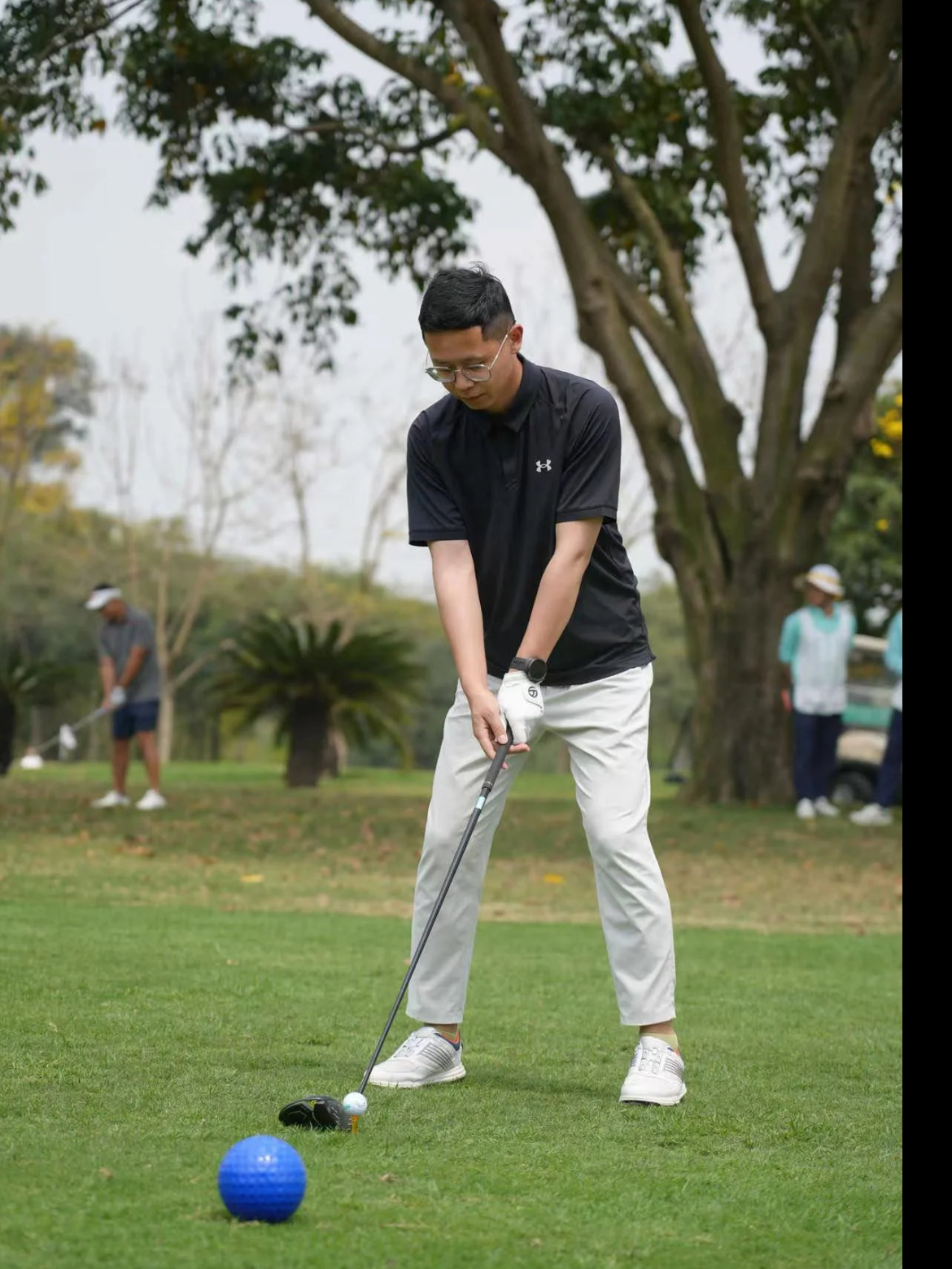Under Armour 夏天总要有一件黑色Polo衫吧