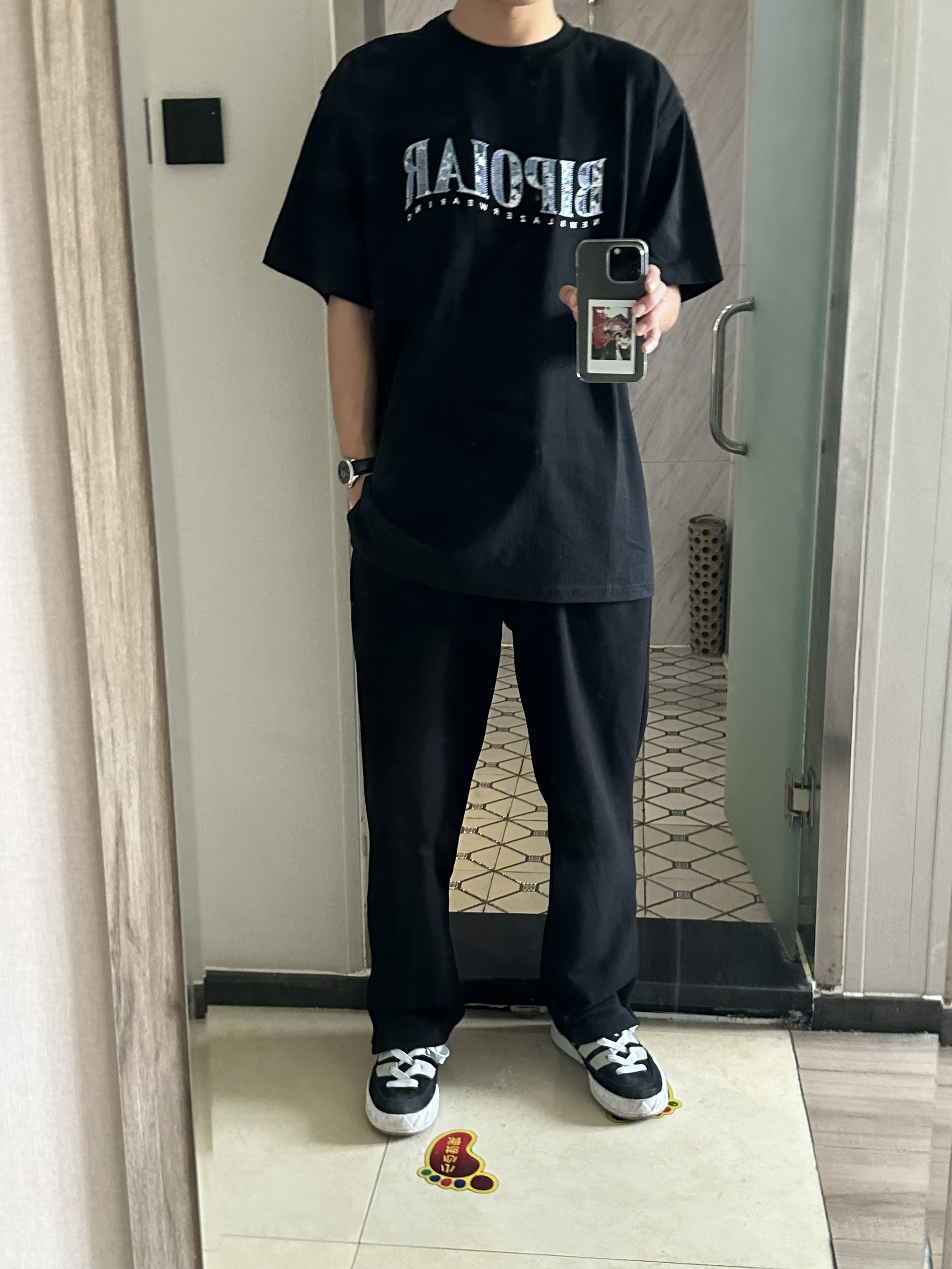 夏季黑色系搭配