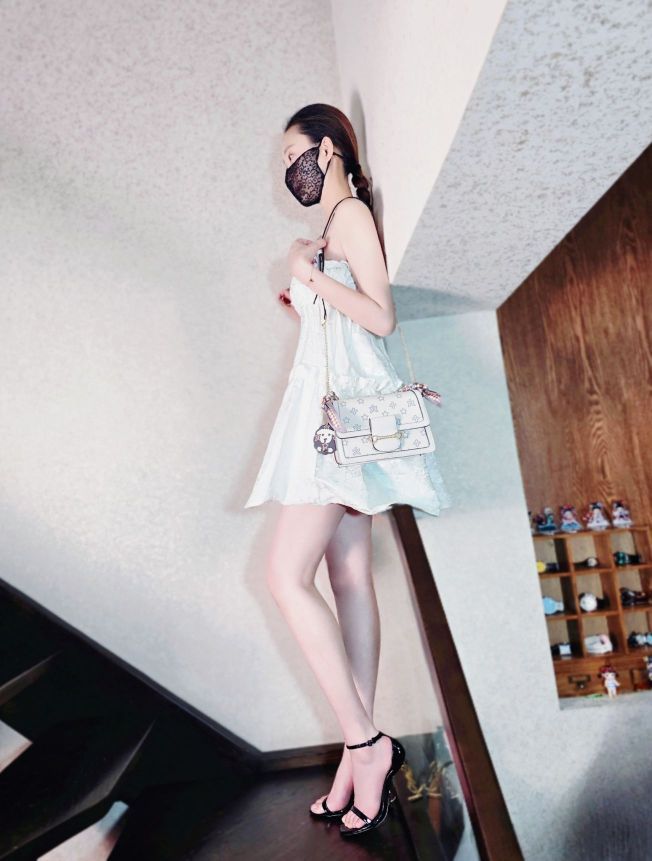 复古优雅还能和少女的甜美融合在一起？