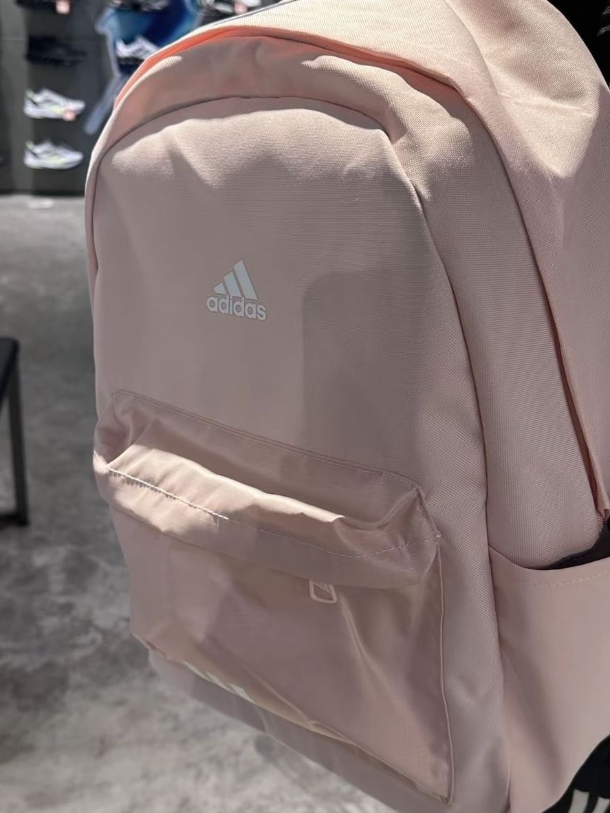 小清新风格双肩包