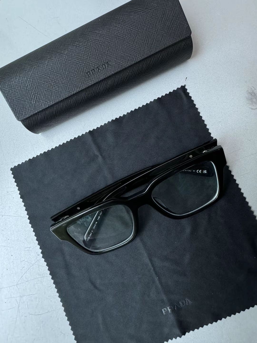 ✨普拉达一体式板材方形眼镜，时尚又百搭，我🔒了！