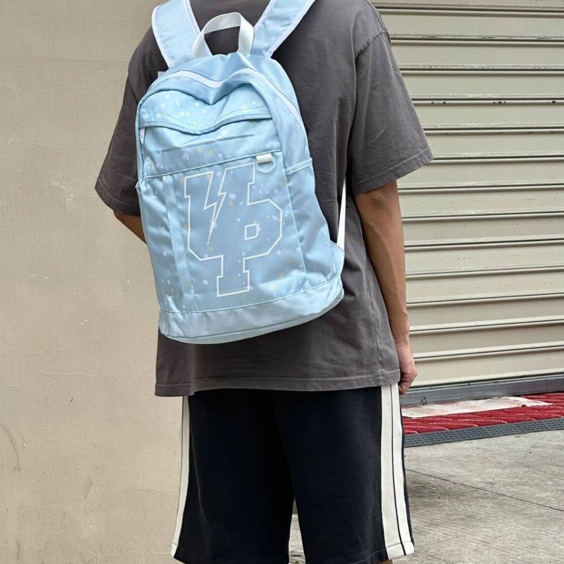 说实话，这个浅蓝色双肩包真的好看! !