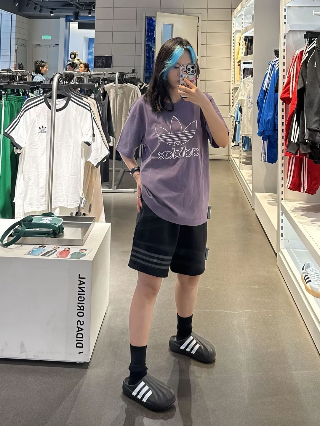 🎉👖三八妇女节特惠🎉adidas Originals三条纹直筒中腰系带休闲短裤！💰价格很合适