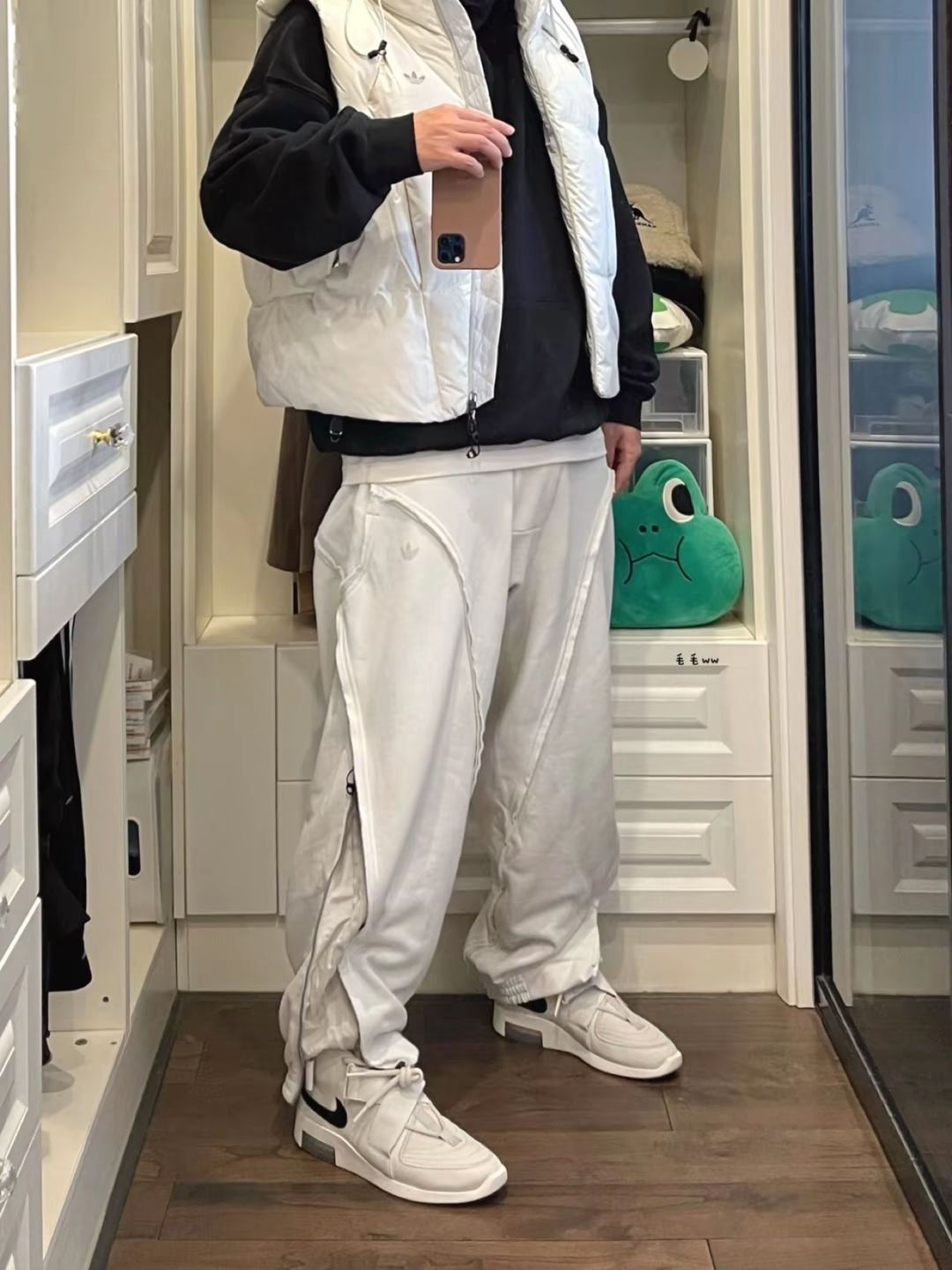 💥联名剪裁长款工装风外露束脚针织拼接运动长裤👖