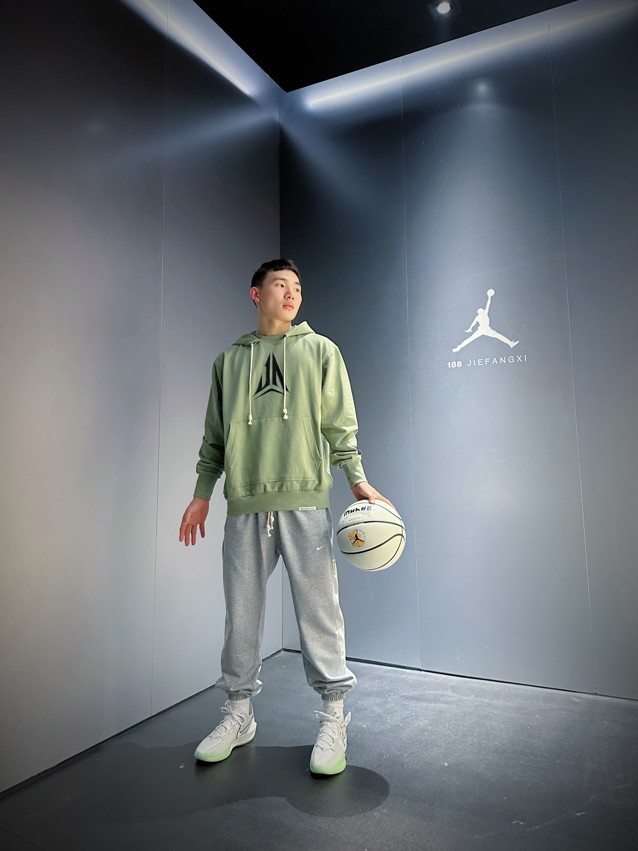 G.T. cut3👟🩶💚灰绿搭莫兰特💚卫衣怎么样❔