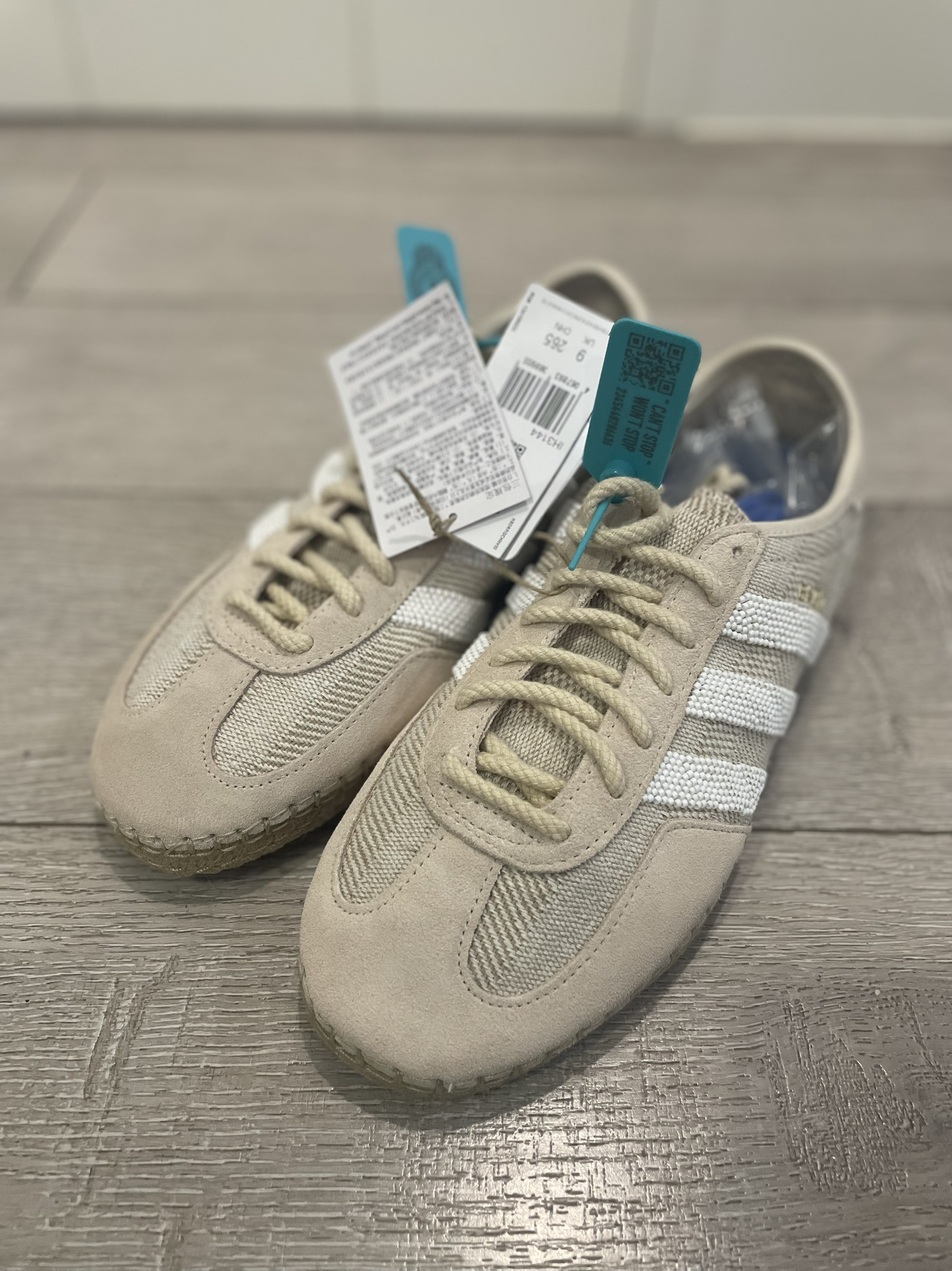 冠希联名gazelle别喷
绝对不是草鞋 是chill风