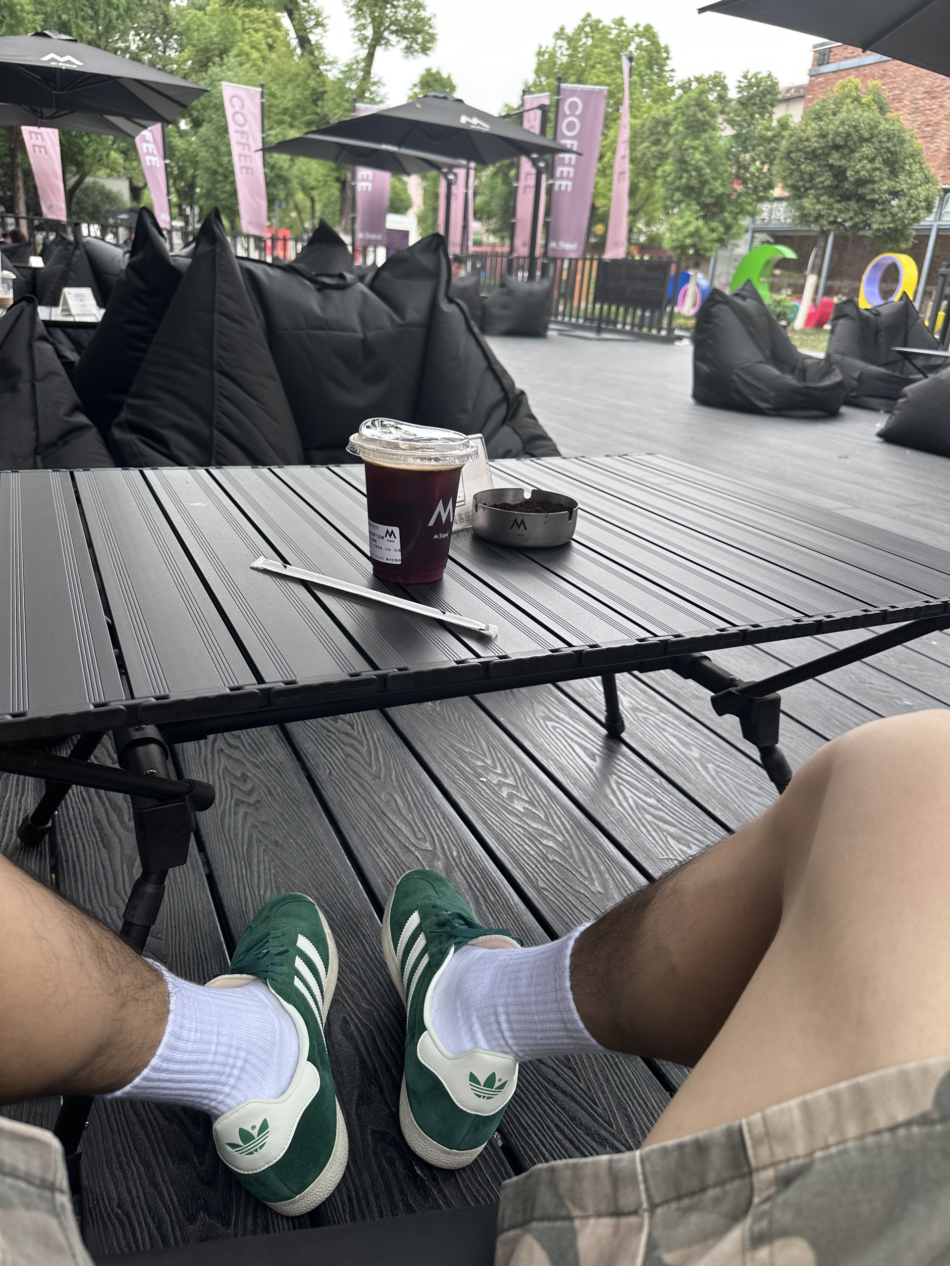一双适合夏天的板鞋