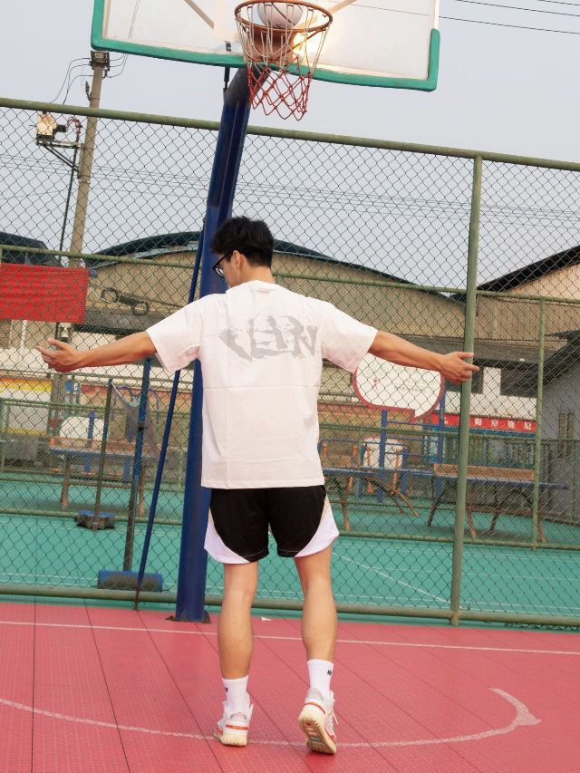 简约风运动穿搭