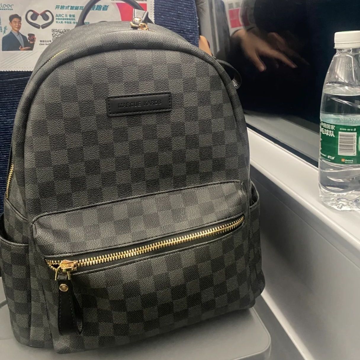 卡帝乐鳄鱼🐊休闲双肩包，不容错过