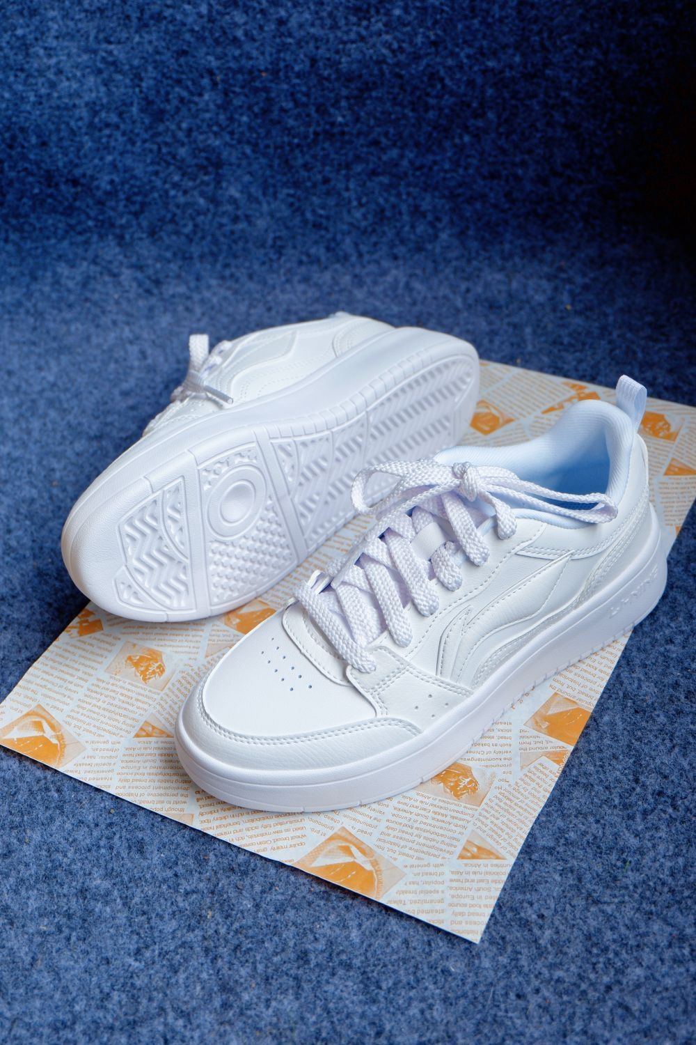 夏季出游首选❗️❓这双李宁白月光板鞋超百搭呢🎉