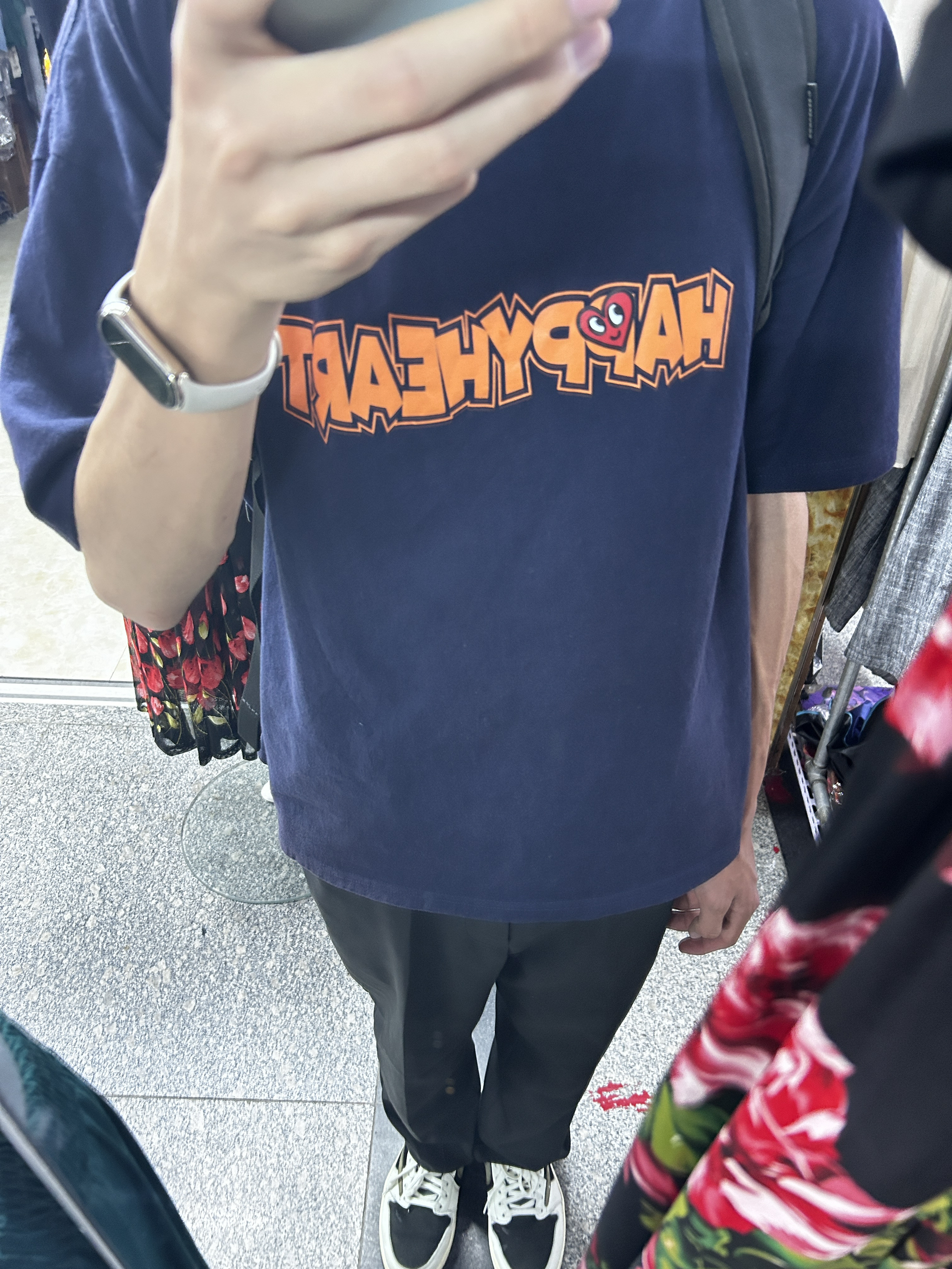 查尔斯桃心T桖
