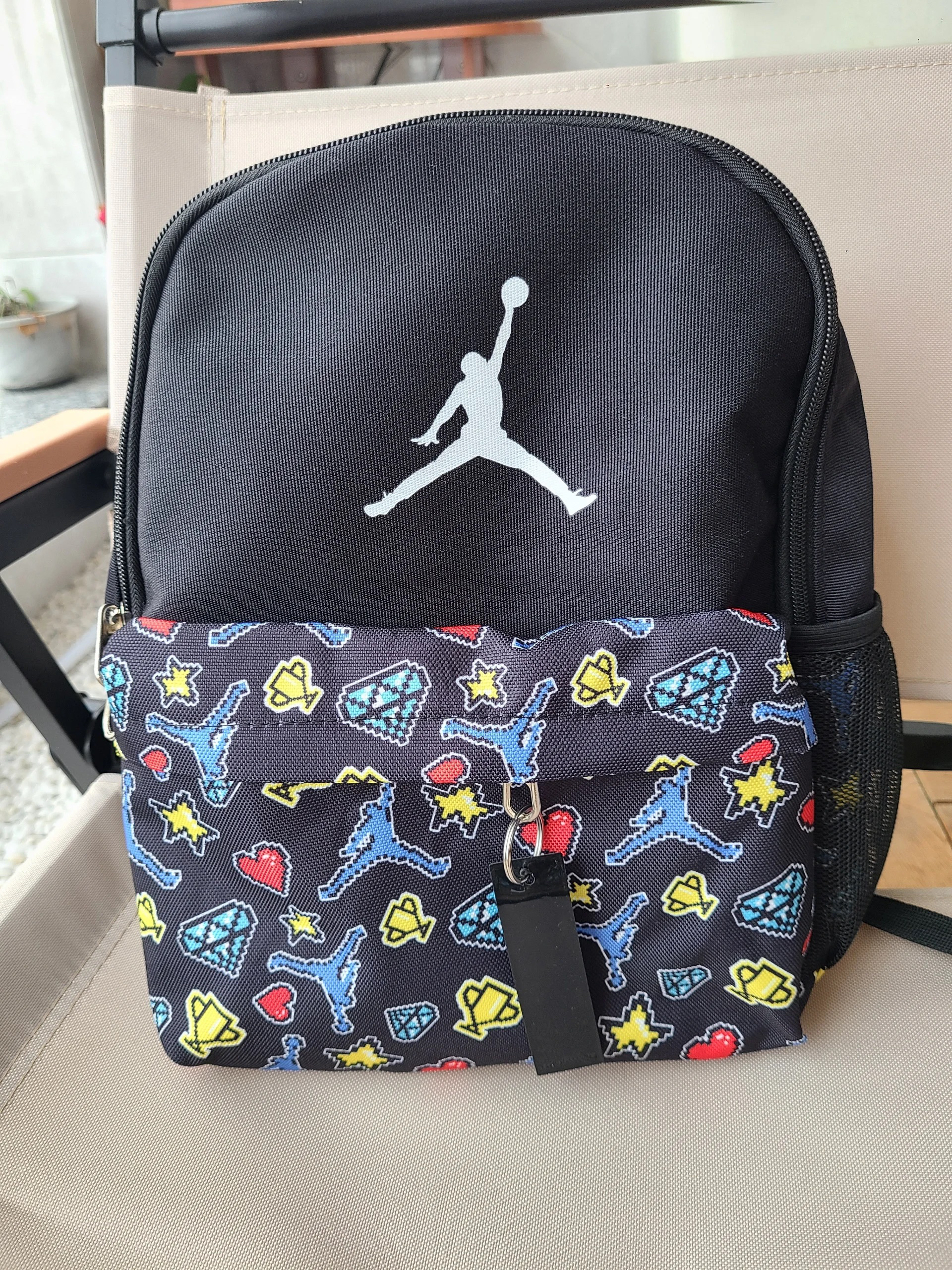 本女大学生表示🎒对这个双肩包很🈵意❗️