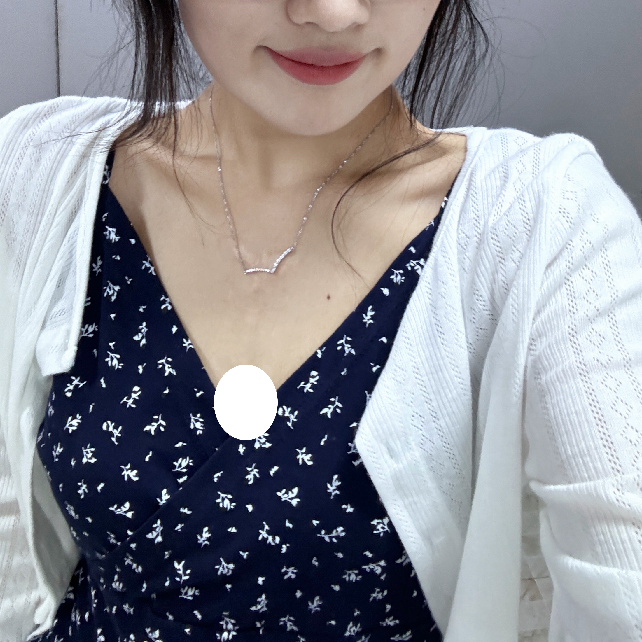 很温柔的吊带裙