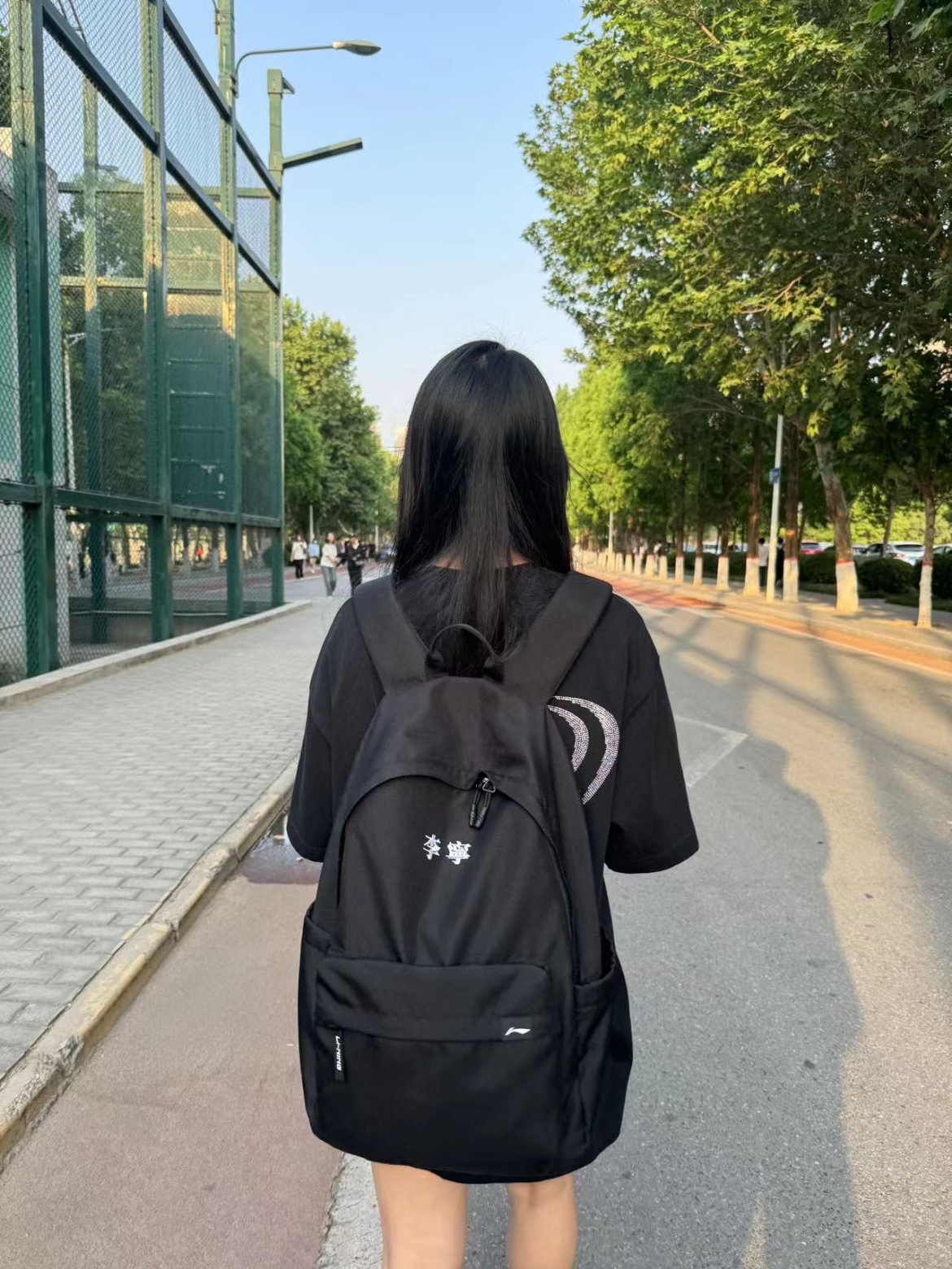 出去玩怎么能少了这个背包